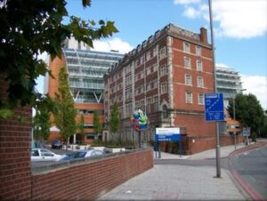 دانلود پاورپوینت نمونه موردی بیمارستان کودکان اولینا در انگلستان